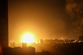 Israel không kích phá nát 80 mục tiêu Hamas, Dải Gaza rực lửa