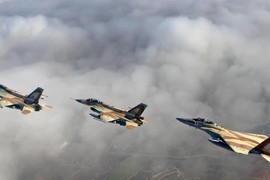 Israel bất ngờ tiết lộ sốc về số lần không kích Syria