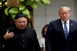 Tổng thống Trump mời gặp tại DMZ, ông Kim Jong-un nhận lời?