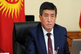 Tổng thống Kyrgyzstan Sooronbay Jeenbekov tuyên bố từ chức