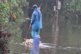 Làm rõ người đàn ông tử vong bất thường trước cổng nhà