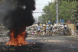 Mỹ sơ tán các nhà ngoại giao ở Myanmar về nước