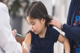 Khoảng cách giữa hai mũi tiêm vaccine COVID-19 dành cho trẻ