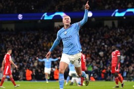 Haaland xác lập siêu kỷ lục, Man City “nhấn chìm” Bayern Munich  