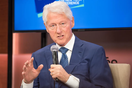 Vì sao cựu Tổng thống Mỹ Bill Clinton phải nhập viện?