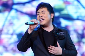 Quang Lê tạm rời showbiz Việt để tránh thị phi