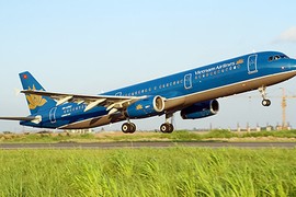 Bay 3 tiếng, máy bay Vietnam Airlines đỗ đúng điểm xuất phát