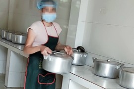 Hơn 300 học sinh bị Hiệu trưởng lạm thu, cắt xén suất ăn 