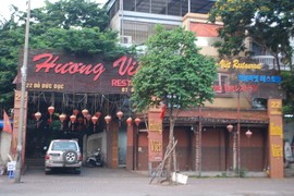 Hàng quán ở Hà Nội “nín thở” chống dịch, mong COVID-19 mau đi qua