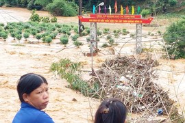 Lạng Sơn: Mưa lớn biến phố thành sông, 1 người tử vong