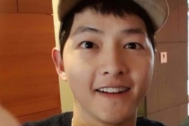 Ngỡ ngàng trước hình ảnh béo lên trông thấy của Song Joong Ki 