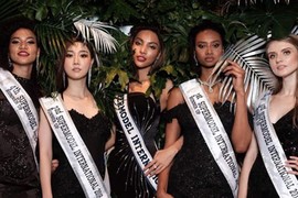 Video: Màn catwalk “siêu đỉnh” giúp Khả Trang đăng quang Supermodel International 2018 tại Thái Lan