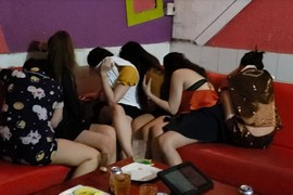 Công an Đồng Nai triệt phá tụ điểm karaoke “ôm” khỏa thân