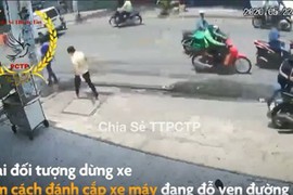 Video: Kẻ trộm tháo chạy trối chết khi bị chủ nhà đánh đuổi