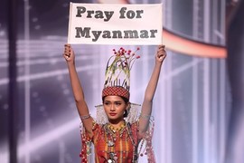 Đại diện Myanmar hành động bất ngờ tại Miss Universe khiến fan lo ngại 