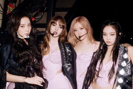 Concert BlackPink quy định đổi vòng tay, phe vé “khóc thét“