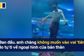 Video: "Chàng tiên cá" bụng bự hot nhất Trung Quốc