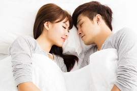 Bất ngờ lý do chồng chọn ngày 7 âm lịch để gần gũi vợ