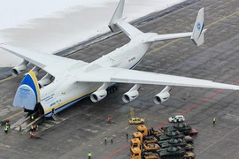 Vận tải cơ An-225 Ukraine chở 4 xe tăng T-72A đi đâu?