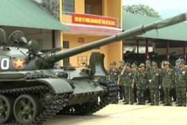 Bật mí kho đạn trên xe tăng T-62 của Việt Nam