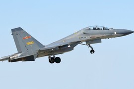 Trung Quốc cho Su-30MKK tuần tra Biển Đông liên tục 10 giờ: Bay lấy thành tích?