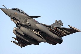 Tranh cãi cực gắt: Rafale Ấn Độ hay J-16 Trung Quốc mạnh hơn?