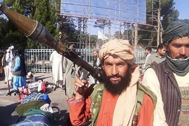 Taliban còn cách Kabul 50 km, Mỹ liệu có ngăn chặn kịp?