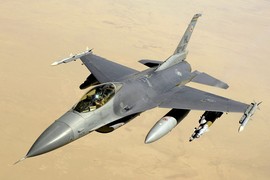 F-16, huyền thoại chiến đấu đang trên đường “nghỉ hưu“?