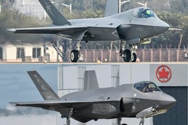 Cuộc đối đầu trên bầu trời: J-35 có đủ sức hạ F-35?