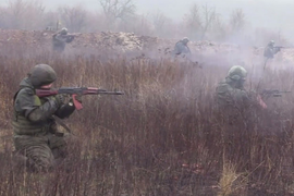 Quân Nga hợp lực vượt sông tiến đánh Kupyansk, Ukraine lâm vào thế nguy