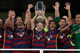 Màn ăn mừng của Barca khi giành Siêu cúp châu Âu 2015