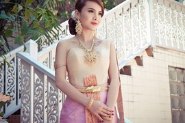 Yến Trang làm cô dâu Thái xinh đẹp