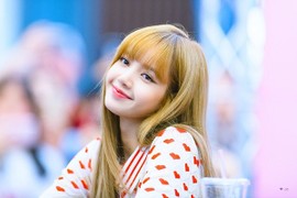 Lisa BlackPink lập kỷ lục liên hoàn trên MXH, chưa idol nào làm được