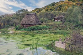 Vẻ đẹp ma mị đáng sợ của thung lũng chết chóc ở Romania