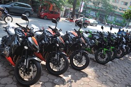 “Đập thùng” cả dàn môtô Kawasaki Z đủ sắc màu tại Hà Nội