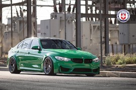 Ngắm BMW M3 “độ” phong cách “người khổng lồ xanh“