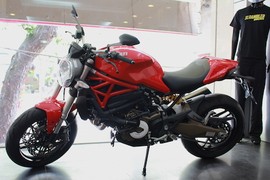 Cận cảnh Ducati Monster 821 bản Thái đầu tiên tại Hà Thành