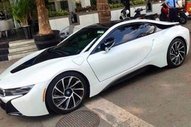 Cận cảnh xe sang BMW i8 “biển trắng” đầu tiên tại Việt Nam