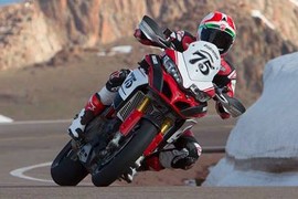 Solo ngàn dặm cùng Ducati Multistrada tới “cuộc đua trên mây“