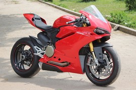 Soi siêu phẩm tiền tỷ Ducati 1299 Panigale S đầu tiên tại VN