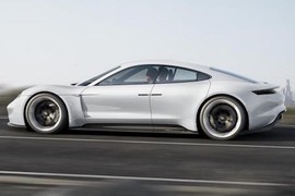 Vẻ đẹp “không tì vết” của xe điện Porsche Mission E