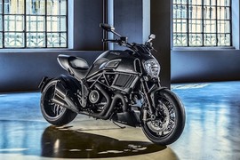 Ducati Diavel Carbon sẽ "nguy hiểm" hơn trong phiên bản 2016