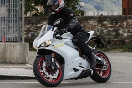 Cận cảnh Sportbike Ducati 959 Panigale đầu tiên