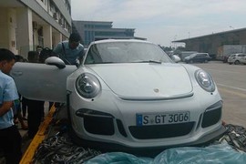 Siêu xe Porsche 911 GT3 RS hoàn toàn mới “cập bến” VN