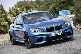 BMW gây bất ngờ với xe thể thao “bé hạt tiêu” M2