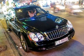 Nhìn lại siêu xe sang Maybach trị giá 25 tỷ trên phố Việt