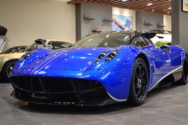 Chi tiết siêu xe Pagani Huayra đầu tiên trên Thế giới