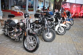 Hàng trăm xế khủng Harley 3 miền “quần hùng” tại HN