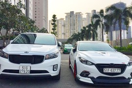 Mazda 3 “sánh đôi” Kia Sedona dạo phố Sài Gòn