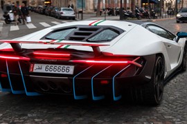 Siêu xe Lamborghini Centenario triệu đô đeo biển 6 số 6